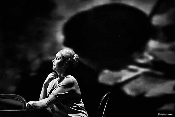 Photographies LA MÈRE - FLORIAN ZELLER, Virginie Lançon.
